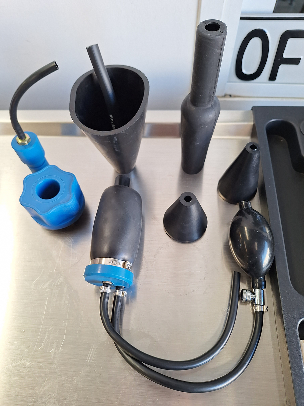 Detector de fugas en cualquier tipo de circuito cerrado (p. ej. refrigerante, combustible, escape, turbo...) Kraftwelle KW-R5123 - Imagen 4