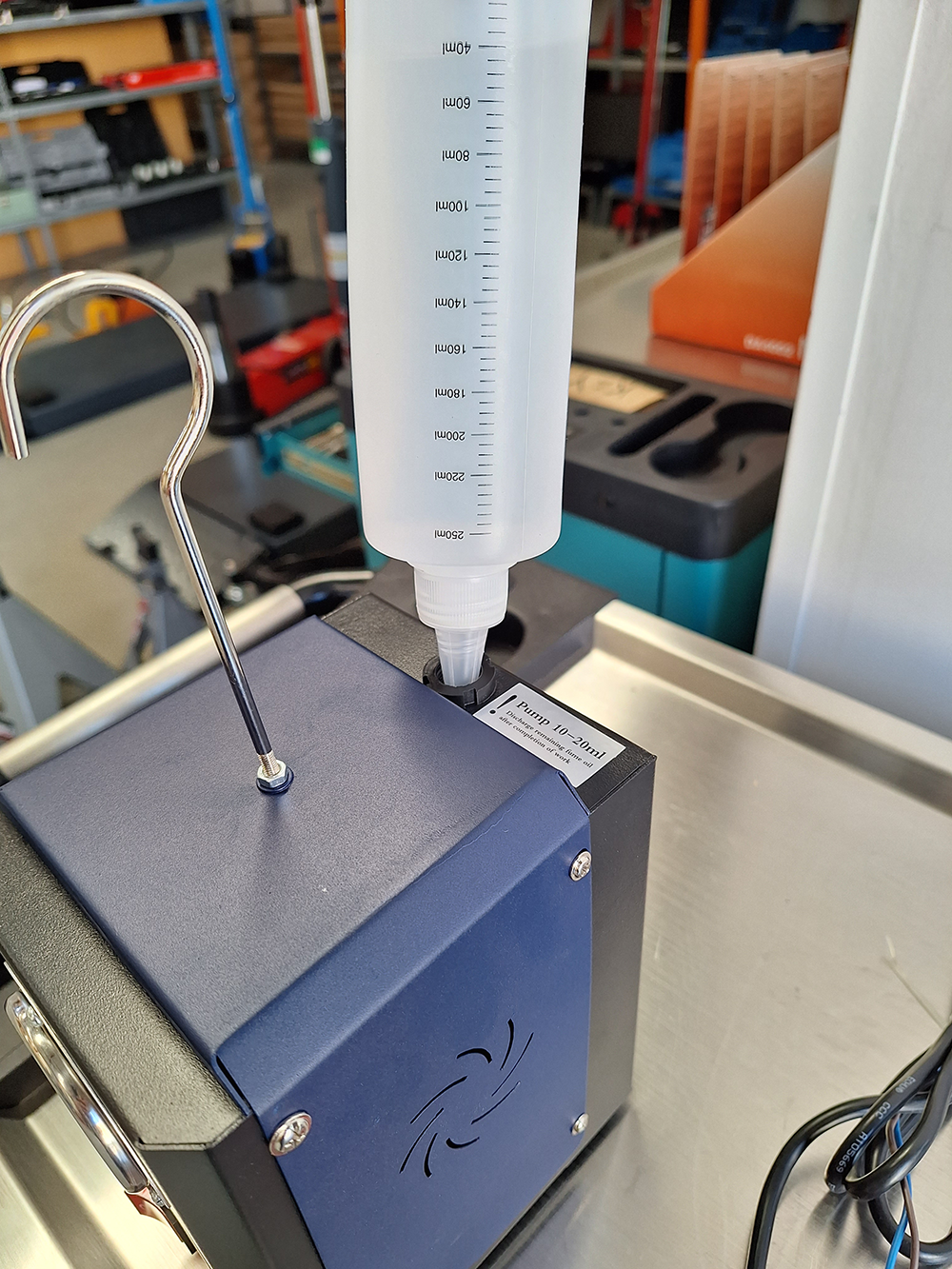 Detector de fugas en cualquier tipo de circuito cerrado (p. ej. refrigerante, combustible, escape, turbo...) Kraftwelle KW-R5123 - Imagen 8